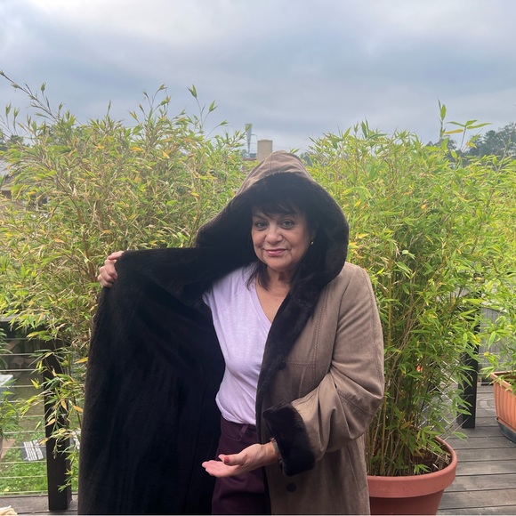 Plush Warm Brown Hooded Jacket Reasonable offers👍 - Picture 6 of 16